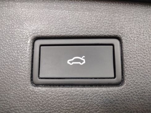 Used 2021 Volkswagen Tiguan SEL image 20