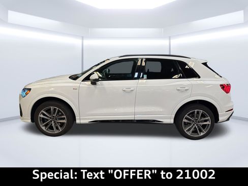 Certified 2023 Audi Q3 2.0T Premium w/ Black Optic Sport Package AWD/4WD image 5