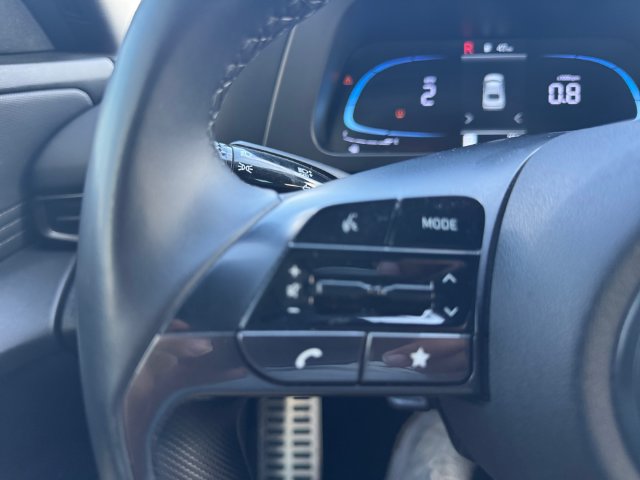 Used 2025 Hyundai Elantra Sport FWD image 20