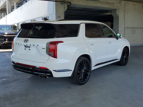Used 2024 Hyundai Palisade Calligraphy AWD/4WD image 2