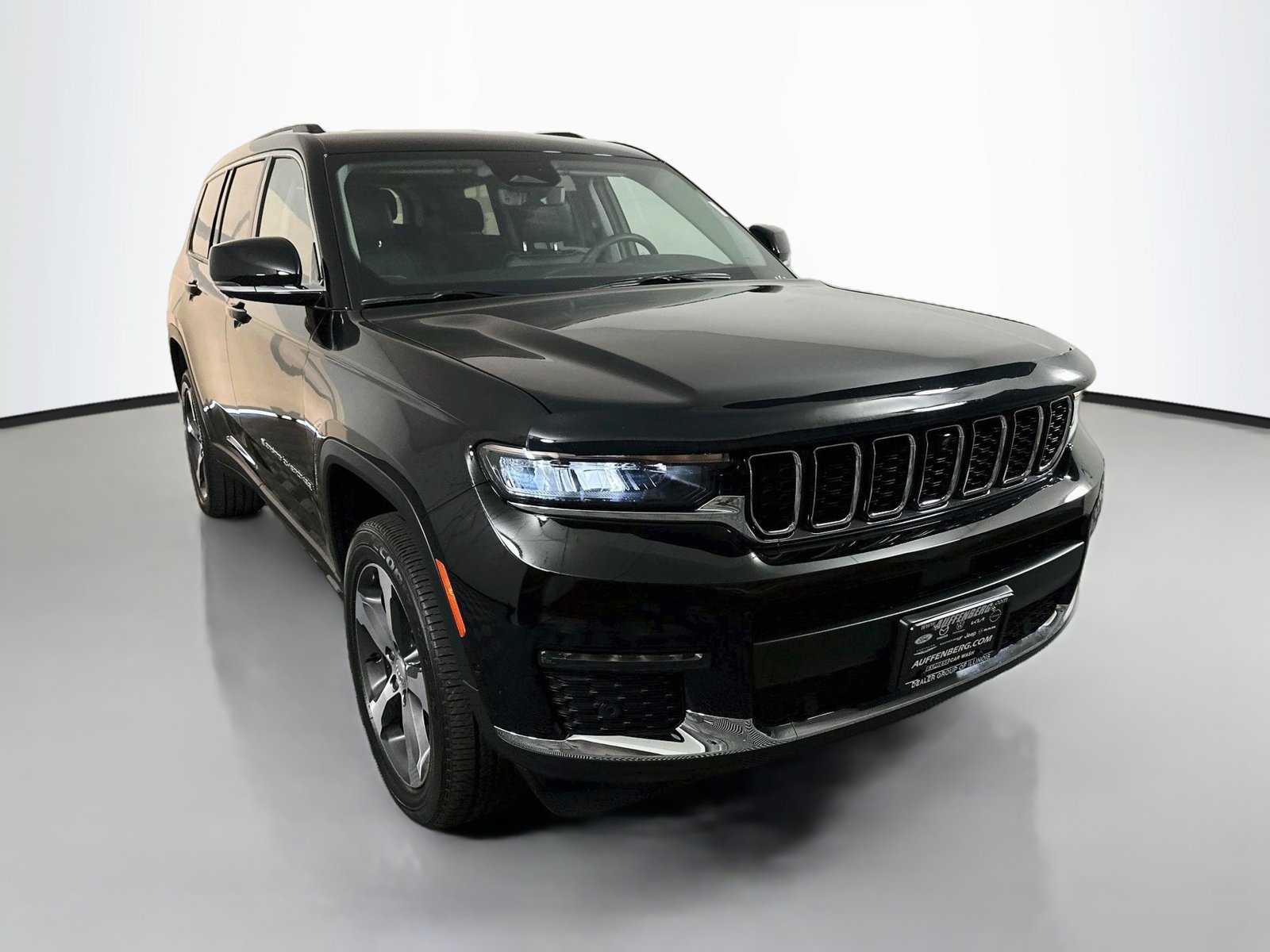 Used 2023 Jeep Grand Cherokee L Limited w/ Luxury Tech Group II AWD/4WD image 1
