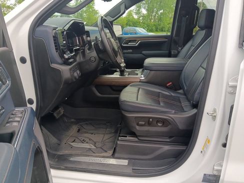 Used 2023 Chevrolet Silverado 1500 High Country w/ Technology Package AWD/4WD image 28