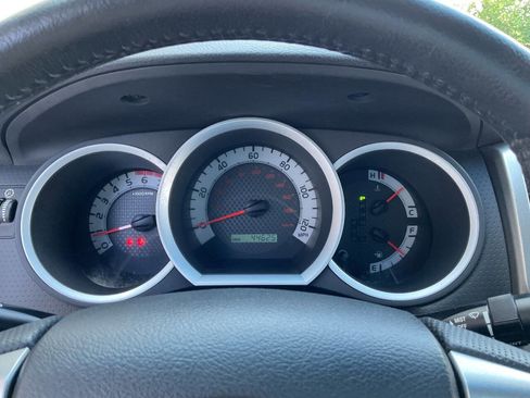 Used 2015 Toyota Tacoma PreRunner w/ TRD Off-Road Package RWD image 19