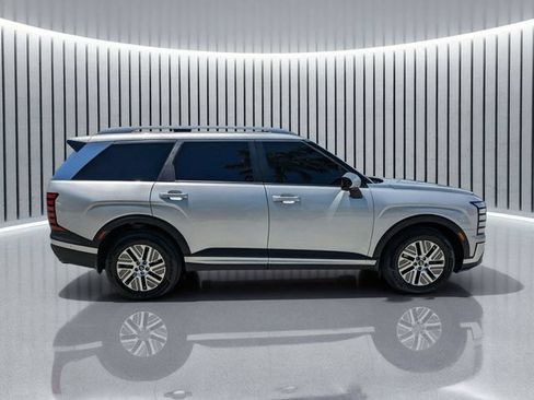 Used 2026 Hyundai Palisade SEL Premium FWD image 3