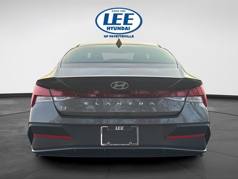 New 2026 Hyundai Elantra SE image 5
