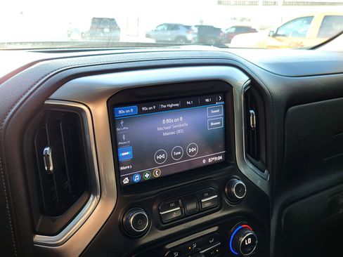 Used 2021 Chevrolet Silverado 1500 RST image 25