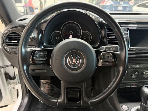 Used 2018 Volkswagen Beetle 2.0T FWD image 17