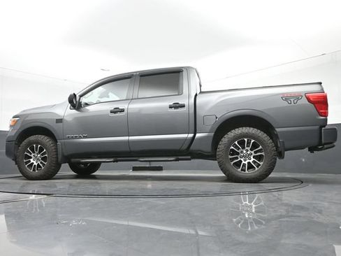 Used 2021 Nissan Titan SV w/ SV Convenience Package AWD/4WD image 15