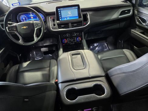 Used 2023 Chevrolet Suburban LT w/ Luxury Package image 14