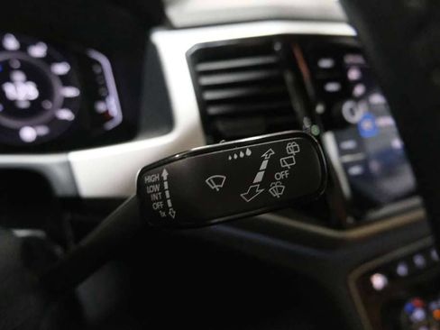 Used 2022 Volkswagen Atlas Cross Sport SEL Premium R-Line image 41