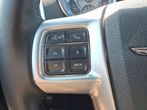 Used 2012 Chrysler 300 C RWD image 21