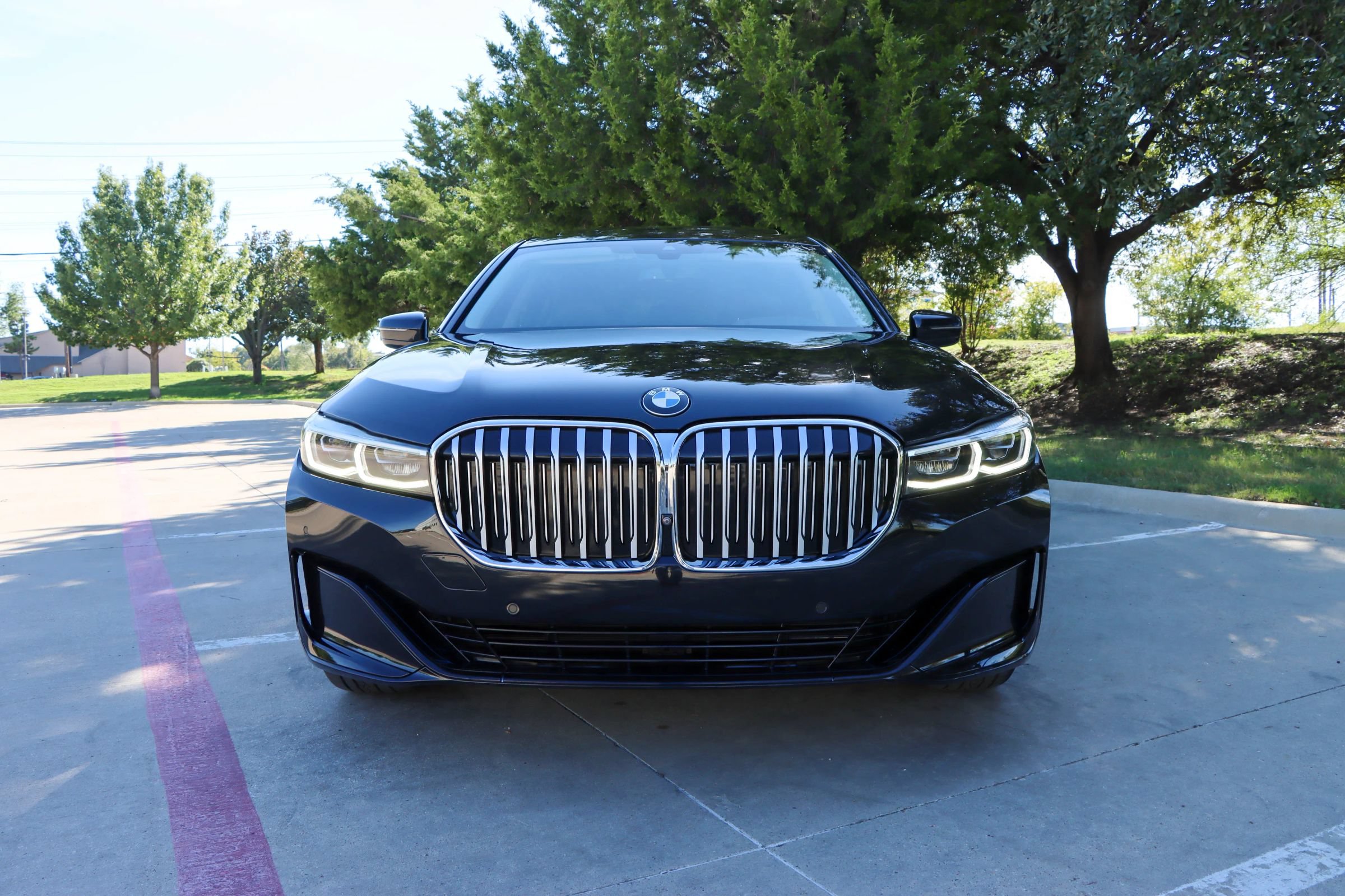 Used 2020 BMW 740i w/ Premium Package RWD image 2