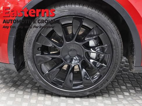 Used 2021 Tesla Model Y Long Range image 27