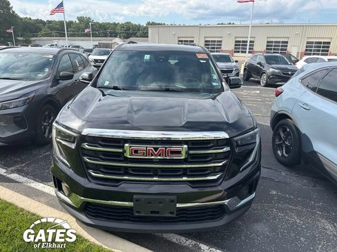 Used 2025 GMC Acadia Elevation FWD image 2