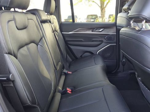 New 2026 Jeep Grand Cherokee Limited AWD/4WD image 7