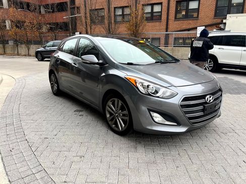 Used 2016 Hyundai Elantra GT w/ Option Group 03 image 3