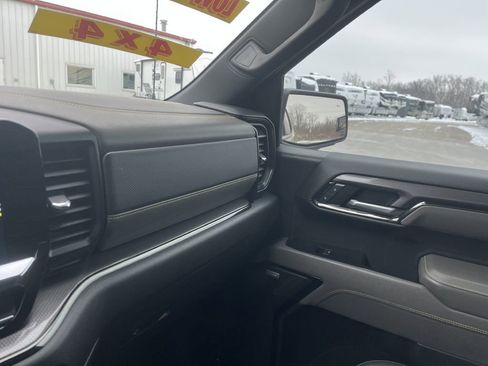 Used 2022 Chevrolet Silverado 1500 ZR2 w/ Technology Package image 33