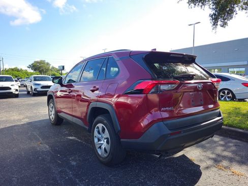 Used 2020 Toyota RAV4 LE FWD image 6