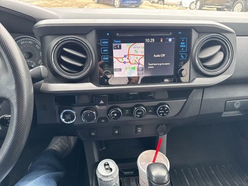 Used 2016 Toyota Tacoma TRD Off-Road image 12