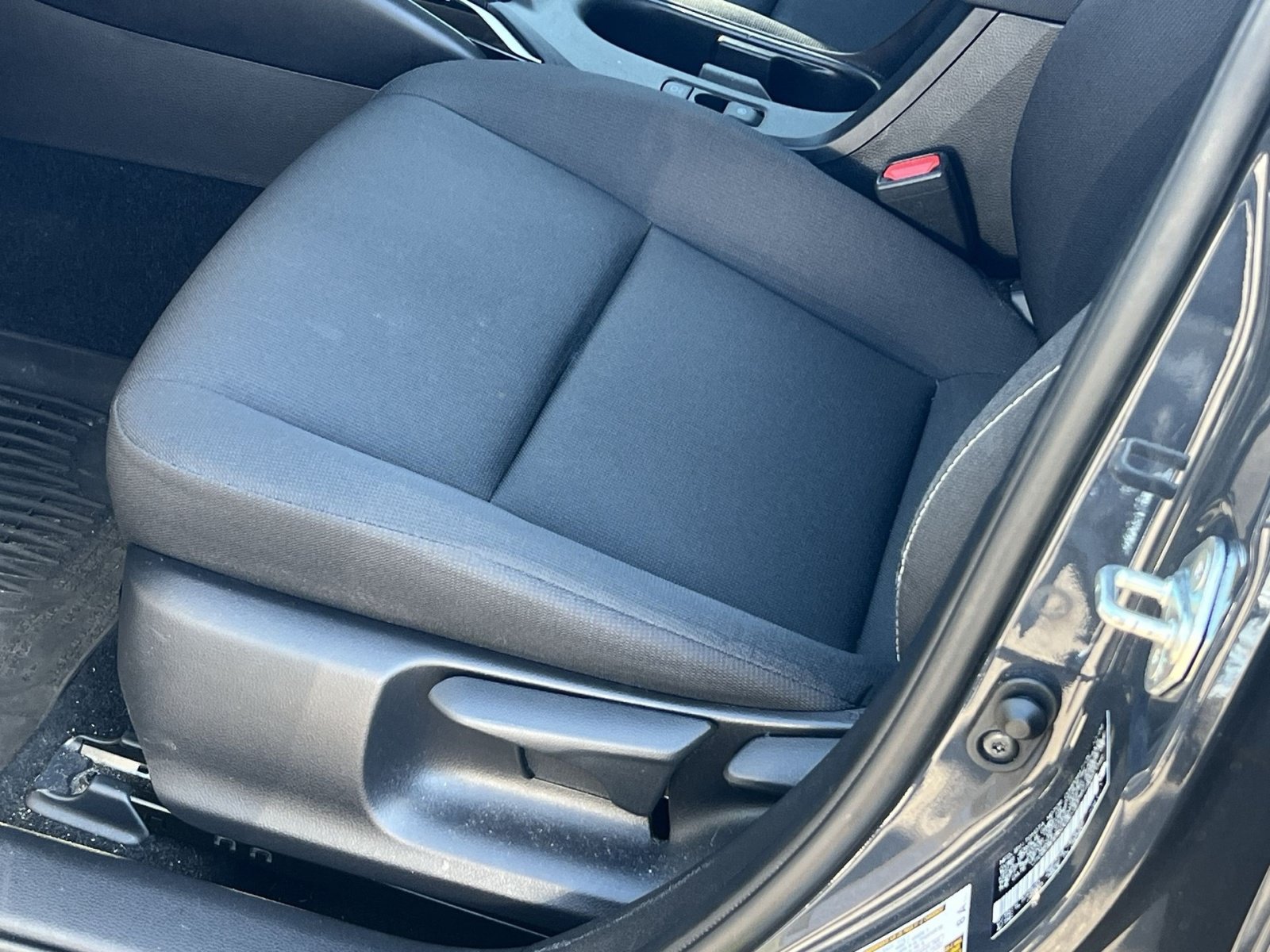 Used 2025 Toyota Corolla LE w/ LE Premium Package FWD image 15