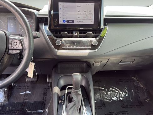 Used 2024 Toyota Corolla LE FWD image 12