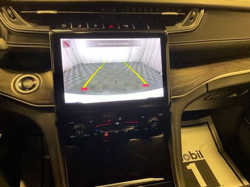 Used 2021 Jeep Grand Cherokee L Limited image 24