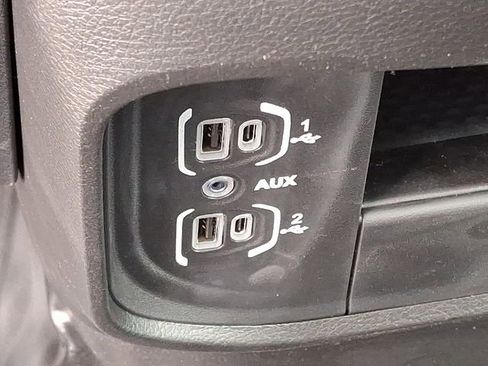 Used 2024 RAM 2500 Tradesman w/ Chrome Appearance Group image 17