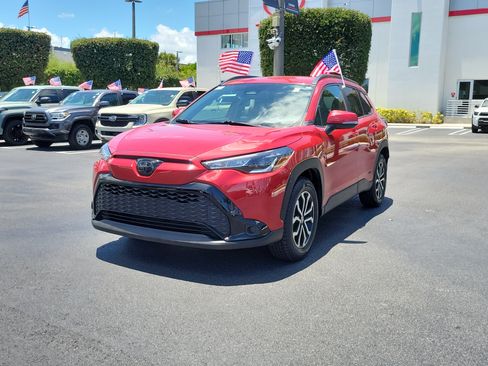 Used 2023 Toyota Corolla Cross AWD Hybrid image 5