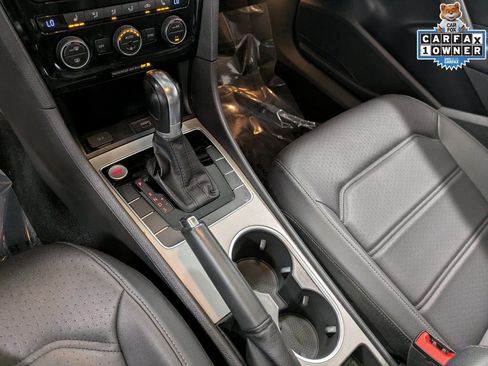 Used 2020 Volkswagen Passat 2.0T R-Line image 16