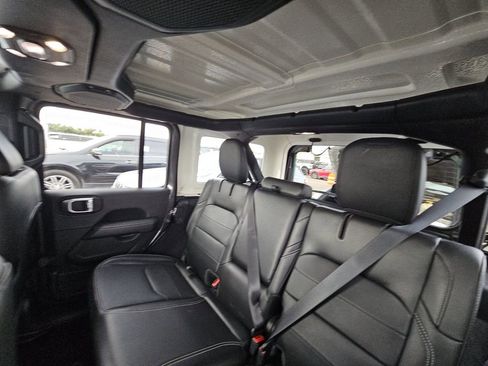 Used 2021 Jeep Wrangler Unlimited Sahara AWD/4WD image 6
