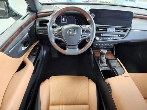 Used 2022 Lexus ES 300h w/ Accessory Package FWD image 17