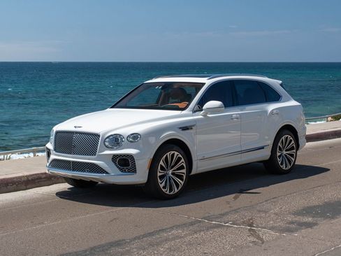 Used 2022 Bentley Bentayga AWD/4WD image 1