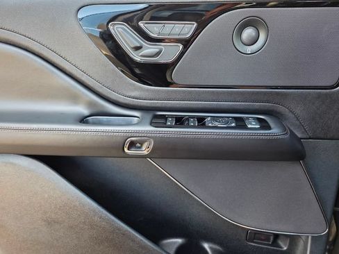 Used 2023 Lincoln Aviator Reserve AWD/4WD image 39