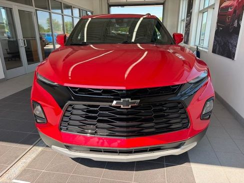 Used 2021 Chevrolet Blazer LT FWD image 2