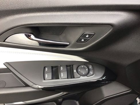 New 2026 Chevrolet Trax LT w/ Sunroof Package image 9