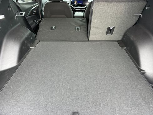 New 2026 Chevrolet Equinox EV LT image 17