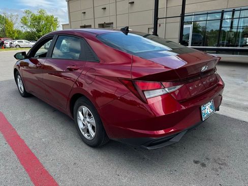 Used 2023 Hyundai Elantra SE FWD image 7