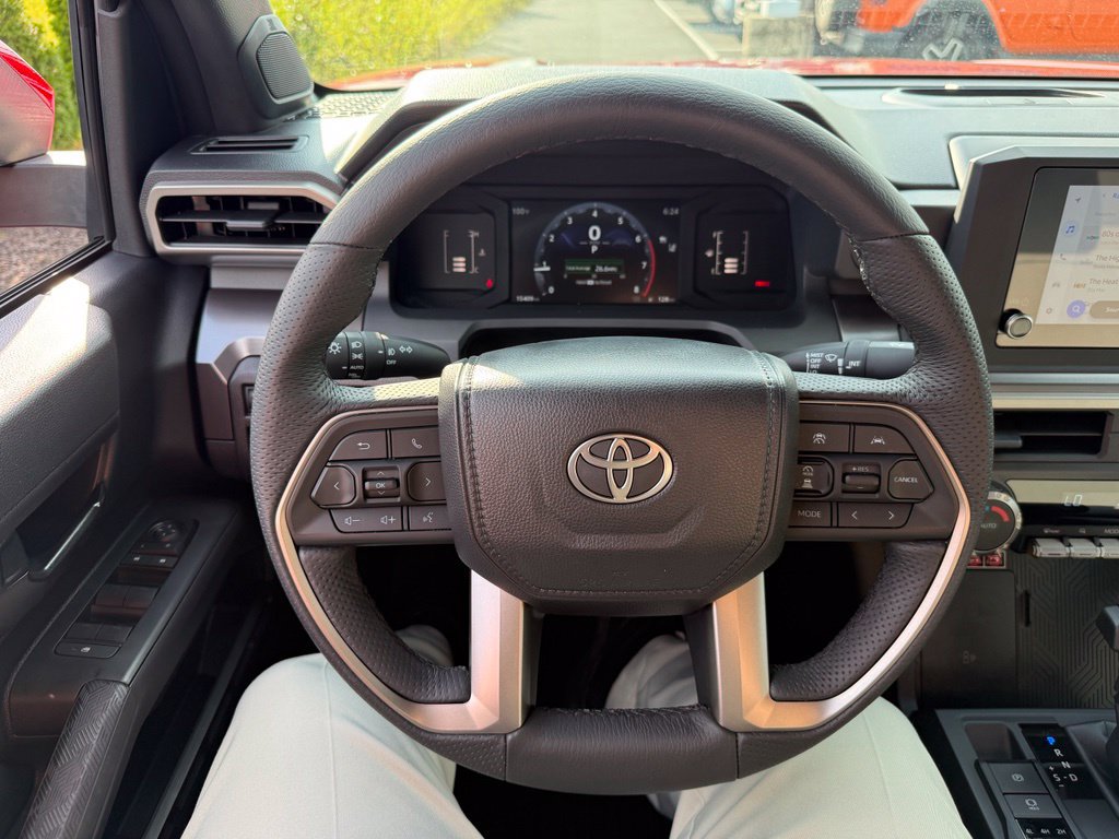 Certified 2025 Toyota Tacoma SR5 w/ SR5 Upgrade Package AWD/4WD image 16