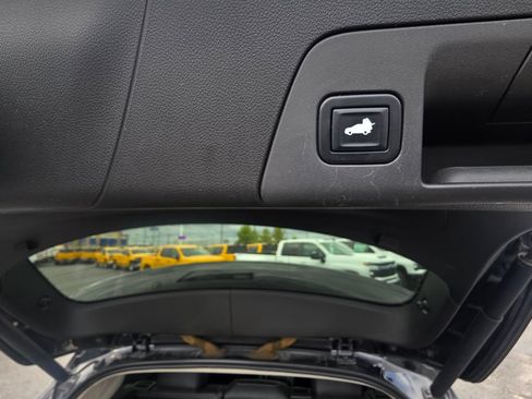 Used 2021 Buick Envision Essence w/ Technology Package I AWD/4WD image 7