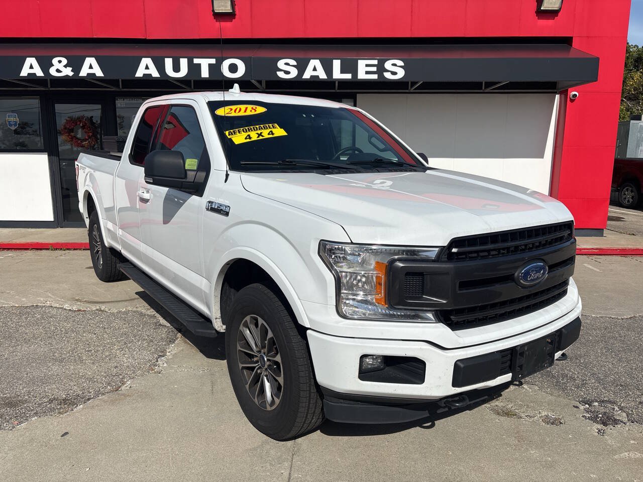 Used 2018 Ford F150 XLT w/ Equipment Group 302A Luxury AWD/4WD image 1