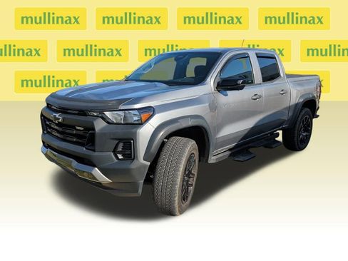 Used 2023 Chevrolet Colorado Trail Boss w/ Technology Package image 2