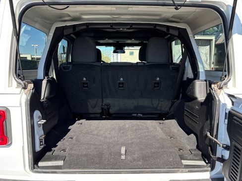 Used 2025 Jeep Wrangler Unlimited Sahara AWD/4WD image 31