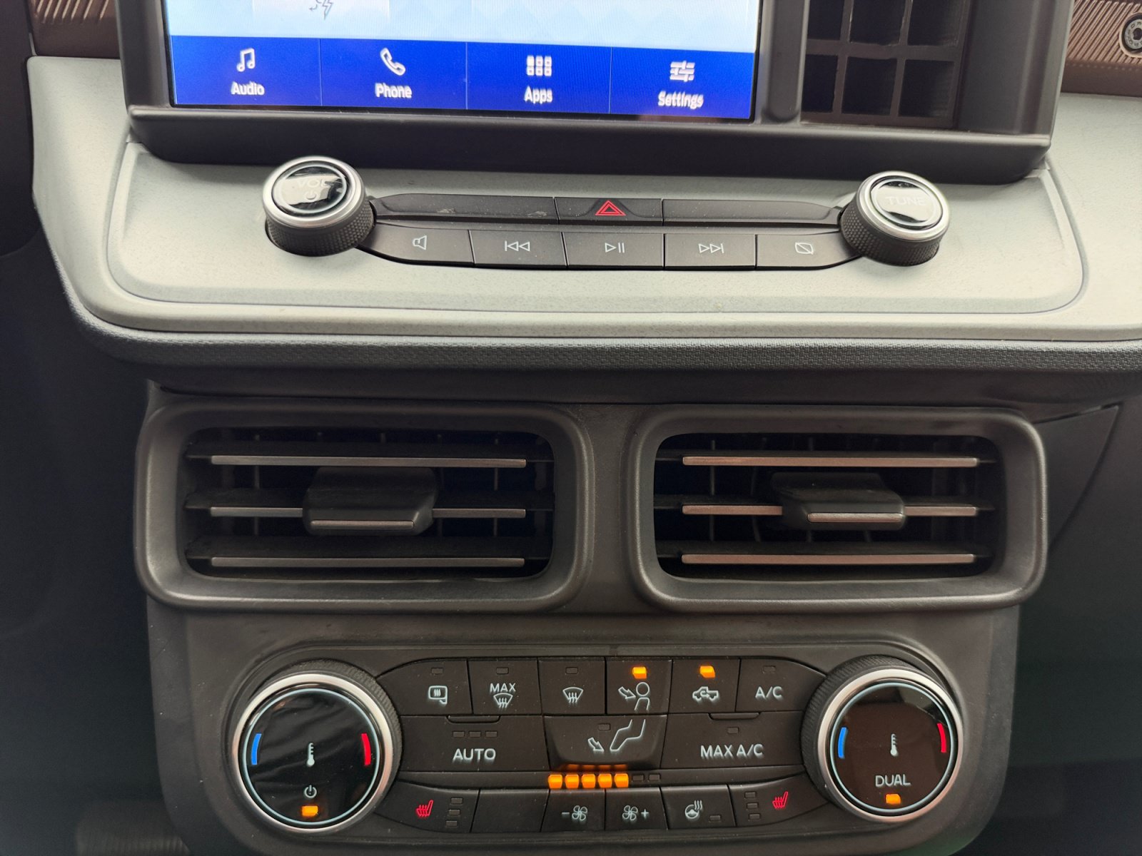 Used 2022 Ford Maverick Lariat w/ Lariat Luxury Package FWD image 11