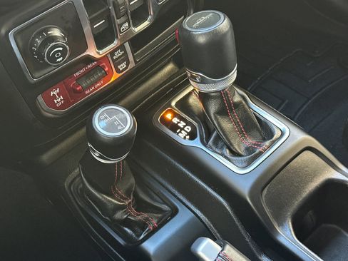 Used 2022 Jeep Gladiator Rubicon image 24