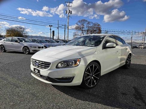Used 2016 Volvo S60 T5 Premier w/ Convenience Package image 7