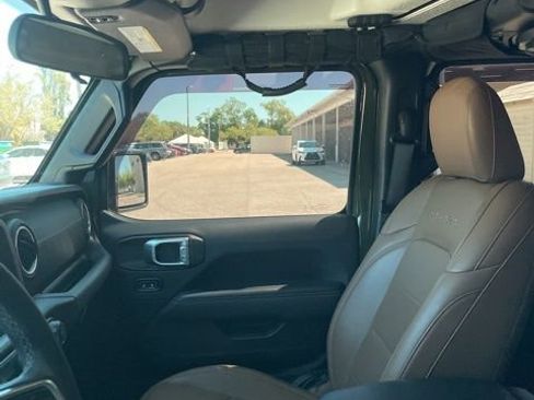 Used 2021 Jeep Wrangler Unlimited Sahara image 9