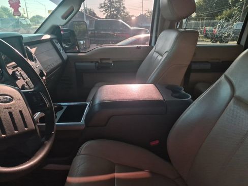 Used 2016 Ford F250 Lariat w/ Lariat Interior Package AWD/4WD image 32