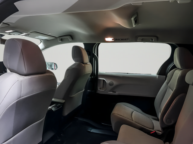 Certified 2025 Toyota Sienna LE FWD image 11