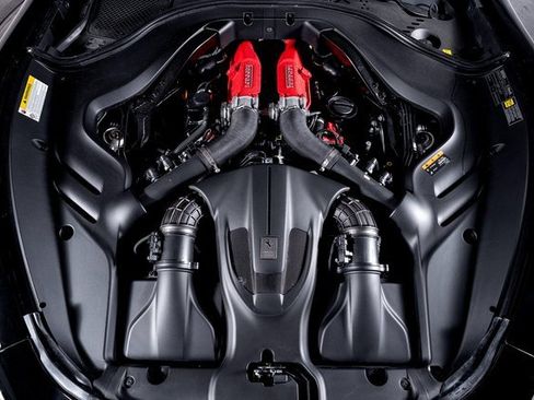 Used 2024 Ferrari Roma Spider image 14