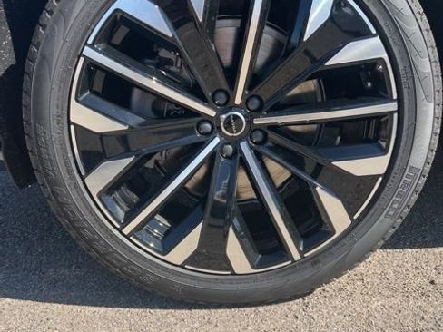New 2026 Volvo XC90 B6 Plus w/ Protection Package Premier AWD/4WD image 33